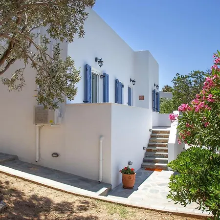 Ruby'S Summer House With Spacious Garden And Free Parking Gavrio Exterior photo