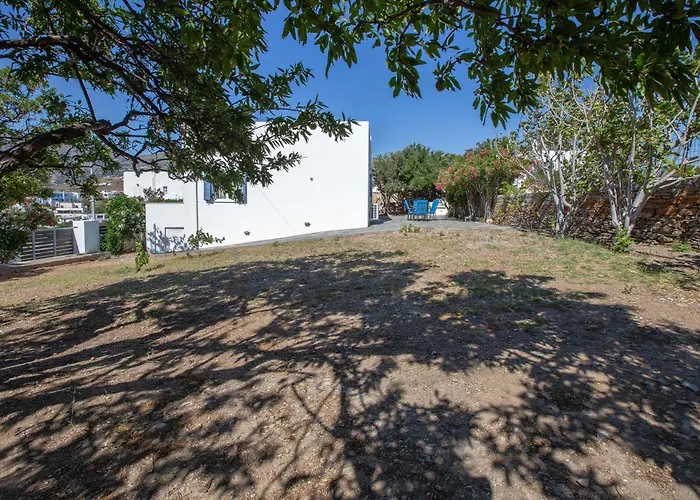 Ruby\'S Summer House With Spacious Garden And Free Parking