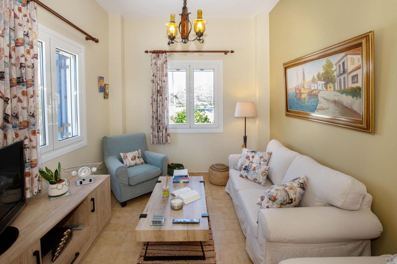 Ruby's Summer House With Spacious Garden And Free Parking Hébergement de vacances *