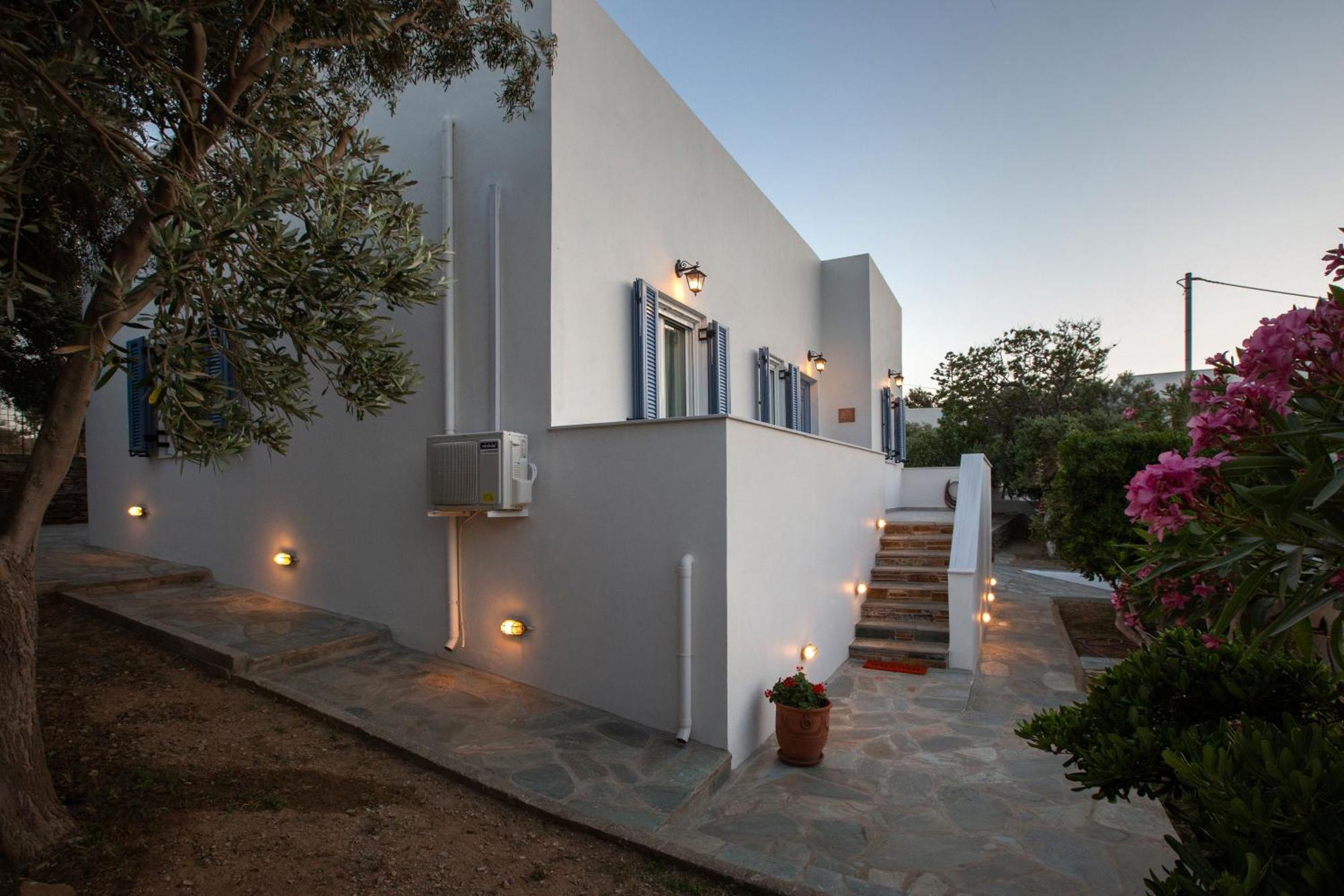 Dom wakacyjny Ruby's Summer House With Spacious Garden And Free Parking Gavrio